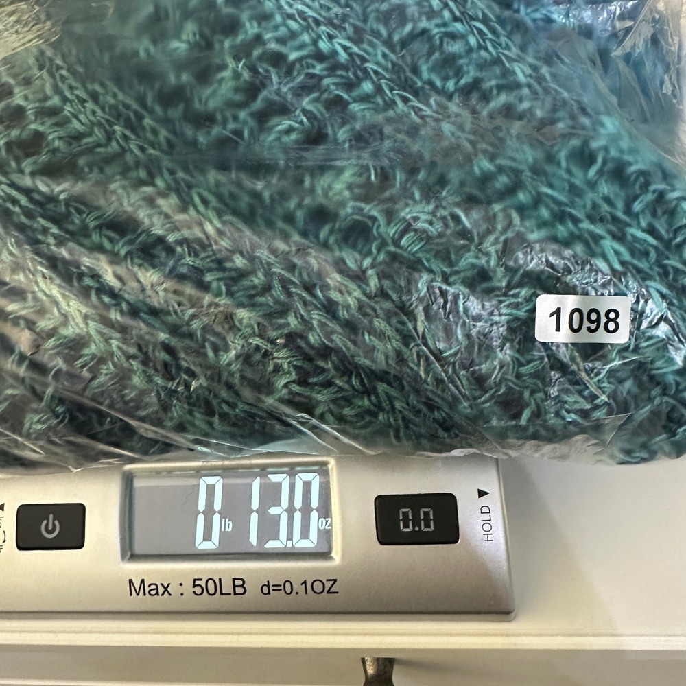 VTG Handmade Crochet Triangle Shawl Wrap Womens 84 x 36 Blue Teal Ombre Gradient - Picture 10 of 10